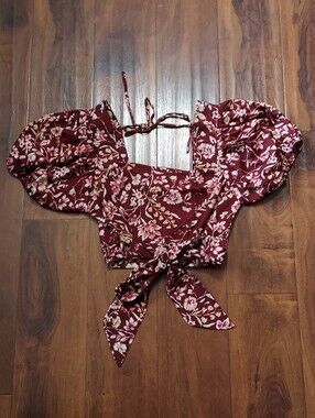 Floral Tie-Front Puff Sleeve Crop Top in Burgundy